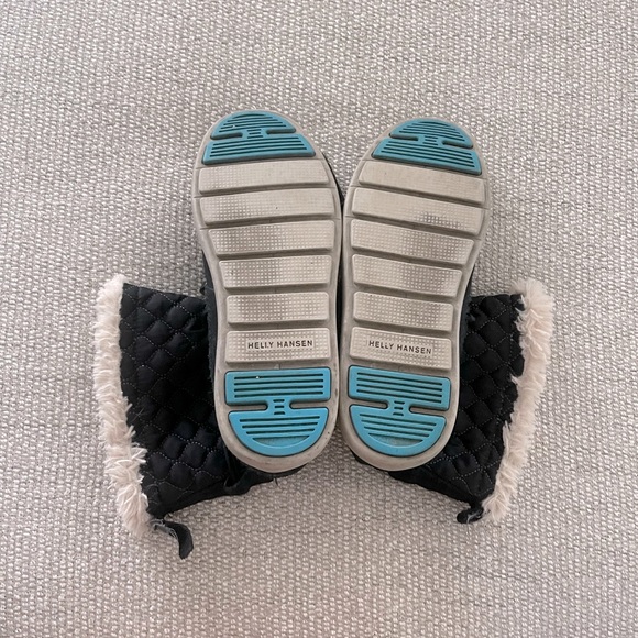 Helly Hansen Women’s Quilted & Light Faux Fur Boots-Water/Snow Resistant… - Picture 5 of 5